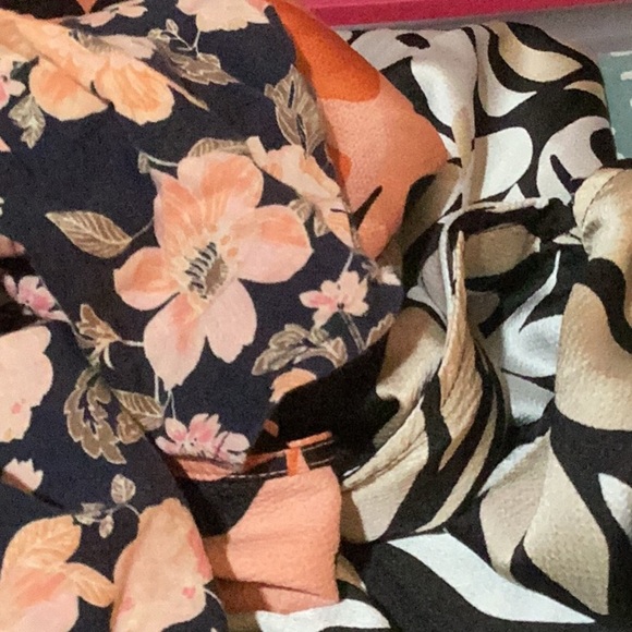 OLD NAVY WOMENS TOPS MEDIUM - Picture 10 of 13